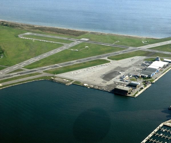 Billy Bishop Toronto City Airport Limo Service