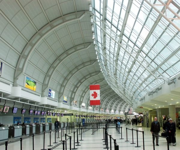 Montreal International Airport Limo Service